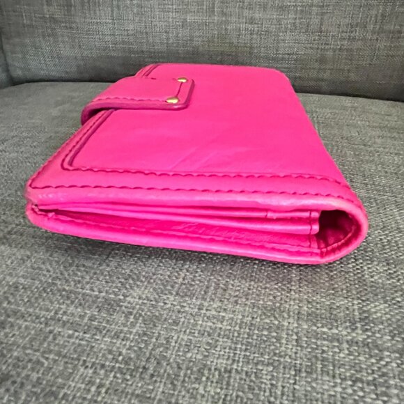 Marc by Marc Jacobs Totally Turnlock wallet in HOT PINK - Picture 10 of 10